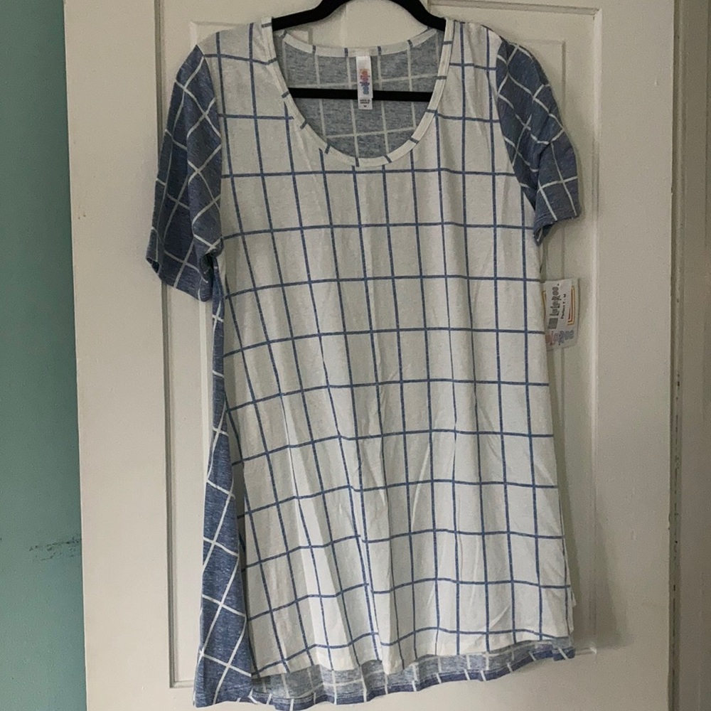*Medium LuLaRoe Perfect T